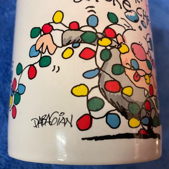 VINTAGE Christmas Mugs - Picture 3 of 10